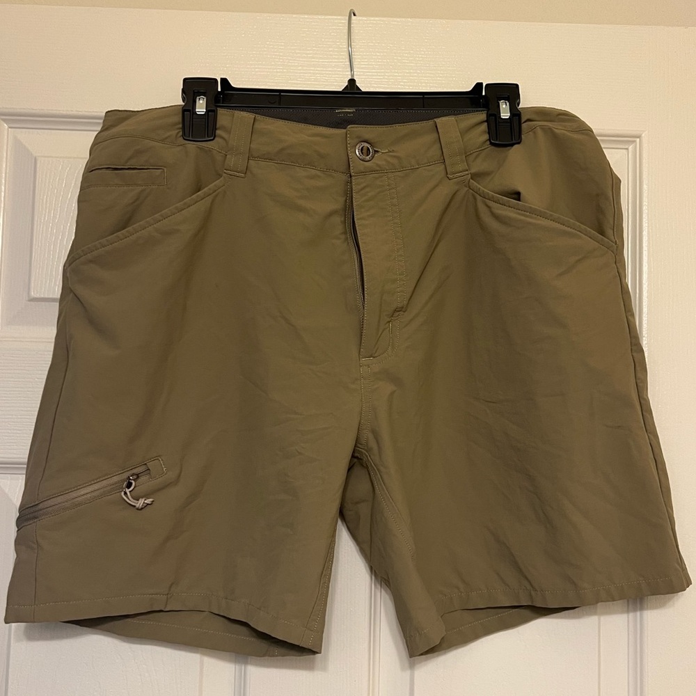 Patagonia khaki shorts 6” inseam